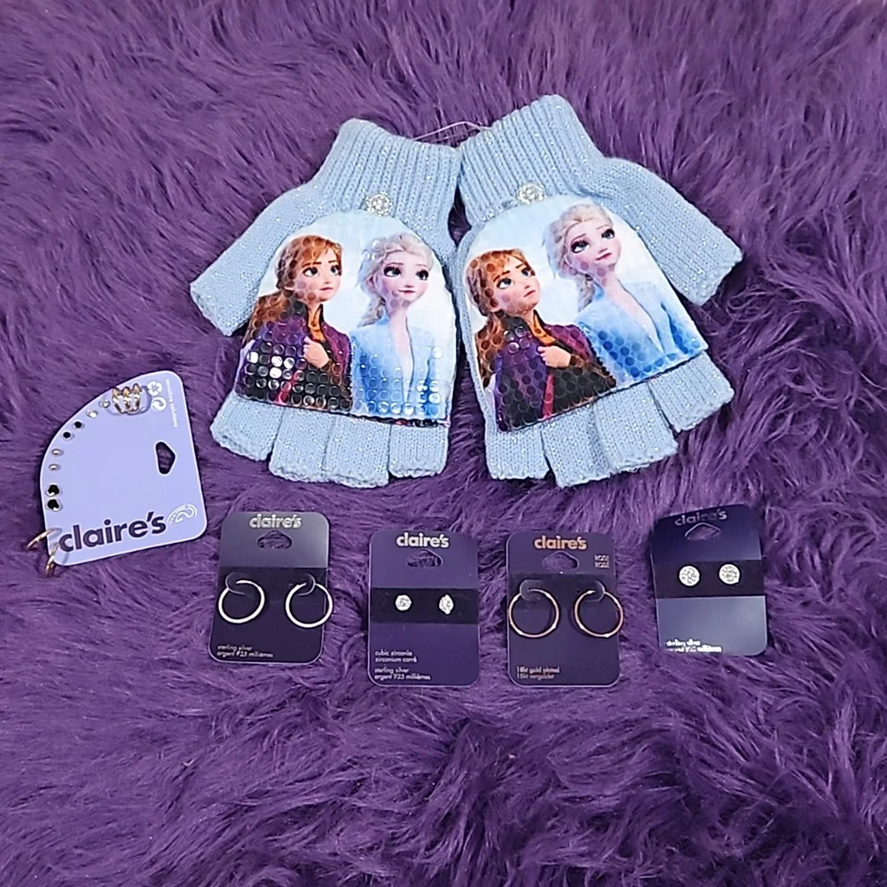 Anna & Elsa mittens and earrings set